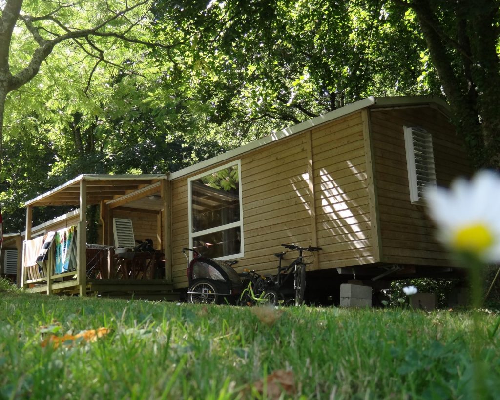 Camping Lac De Savenay : Page Location Lodge Vignette Intérieure