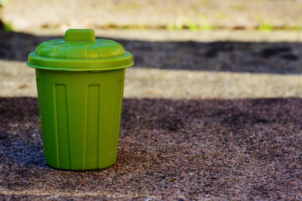 Lac de Savenay Campsite: Garbage Can 1111448 1920