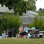 Lac de Savenay Campsite: Picnic spot at the foot of the campsite