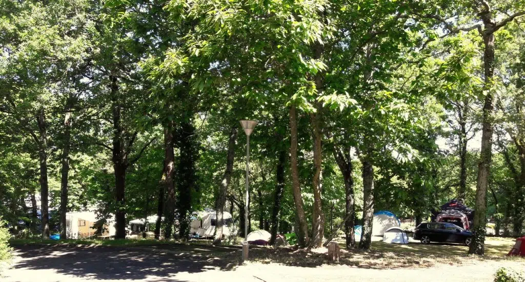 emplacement semi ombrage